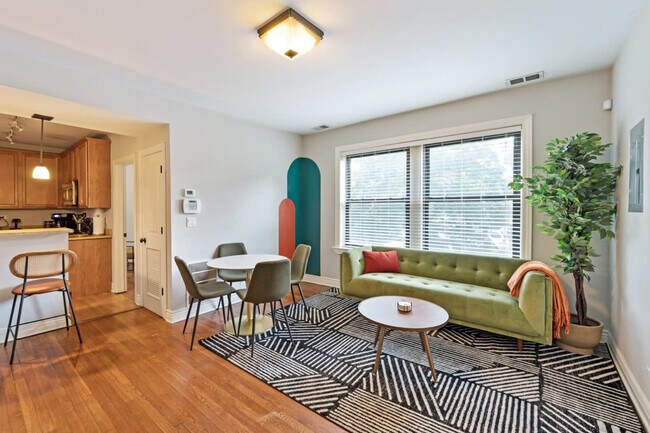 Photo - 3437 N Lakewood Ave Unit ID1026693P