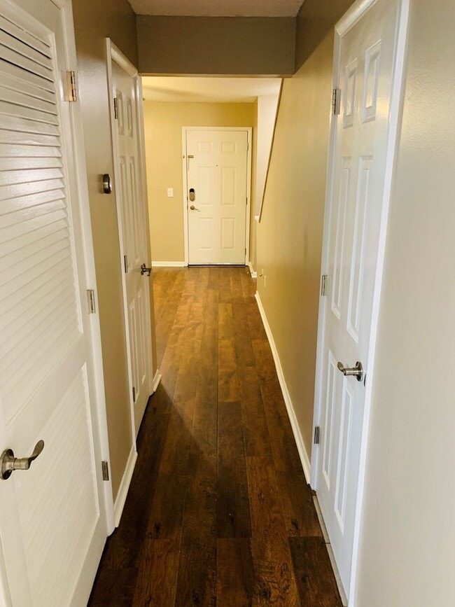 Photo - Lakewood Commons I206