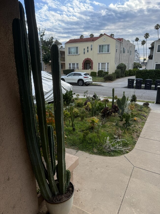 Photo - 1134 N Maryland Ave Unit 1132.5