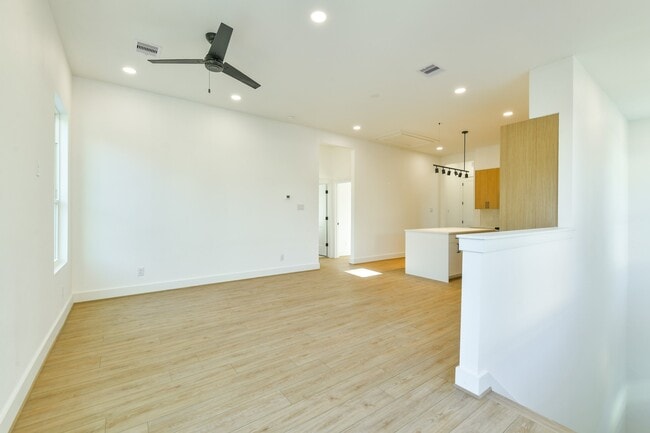 Photo - 164 Wallace St