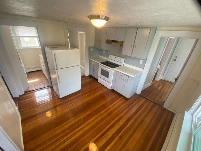 Building Photo - 11 Clark St Unit 11 Clark St - 2nd Fl