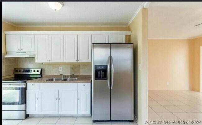 Photo - 808 W 4th St