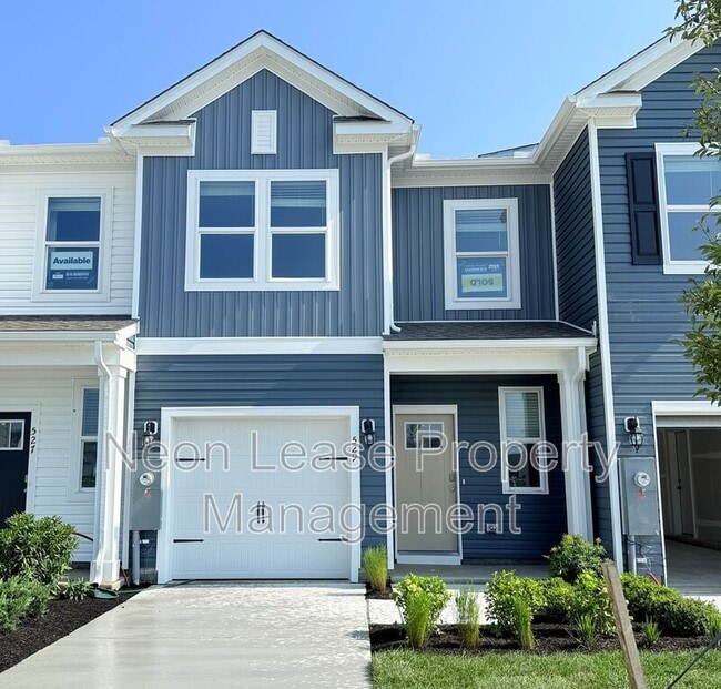 Building Photo - 529 Colette St