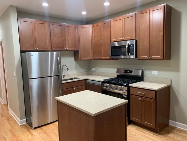 Building Photo - 2628 W Rice St Unit 1F Rental