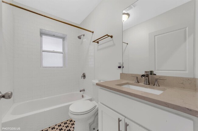 Photo - 6711 S Paxton Ave House