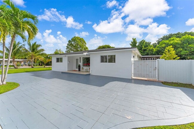 Photo - Southwest 85th Avenue, Miami, FL 33155 - 4...