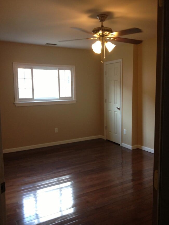 Photo - 158 Dryden Way