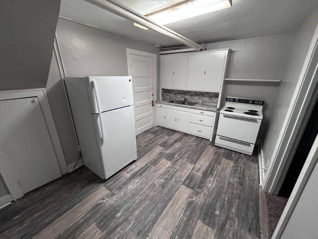 Photo - 208 5th Ave SW Unit 3