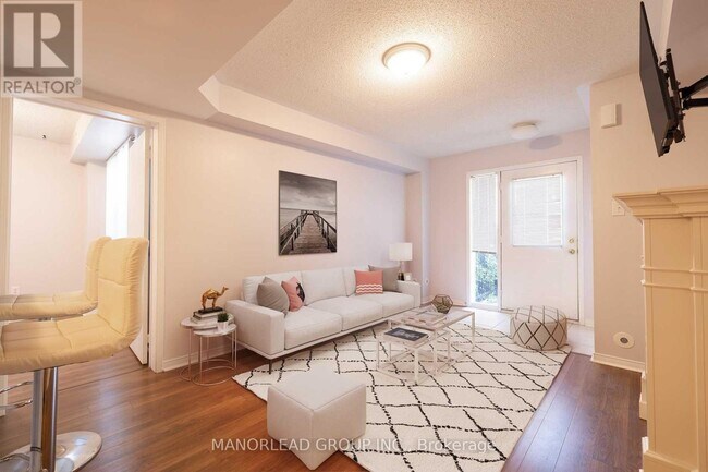 Photo - 2275 Bur Oak Ave