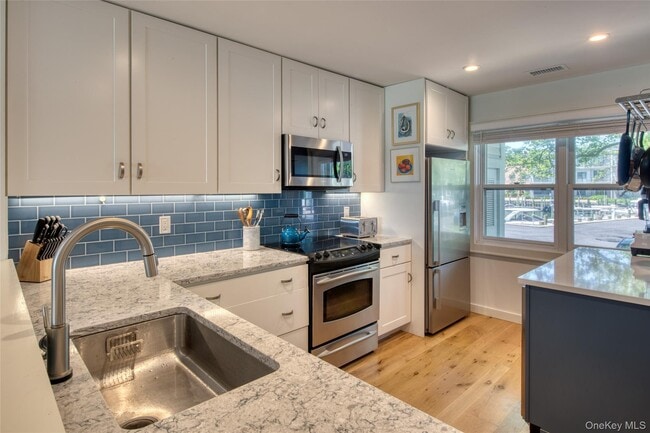 Photo - 21 Stirling Cove Unit E