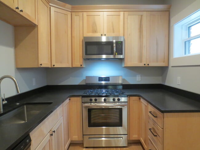Photo - 1786 W 44th St