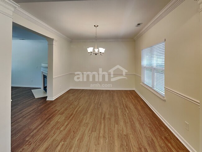 Photo - 107 Fleishhacker Pl