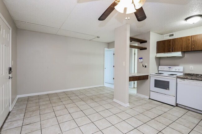 Photo - 915 S Seminole Dr Unit 13