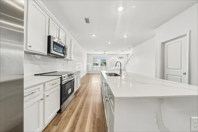100 Niven Ct