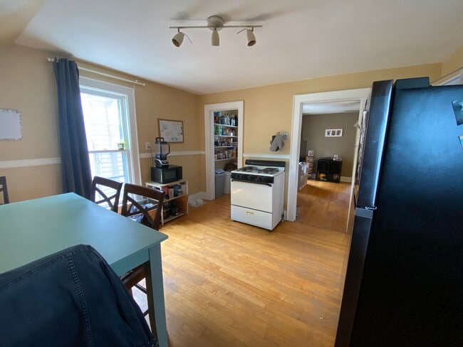 Photo - 2730A N Oakland Ave