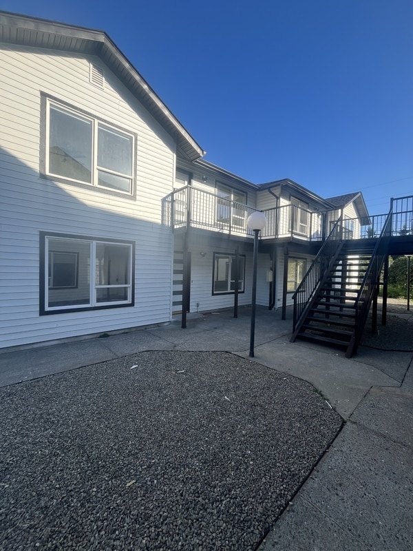 Photo - 590 Front St