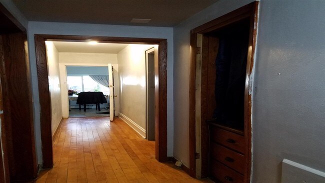 932 Emerald St Unit 1B