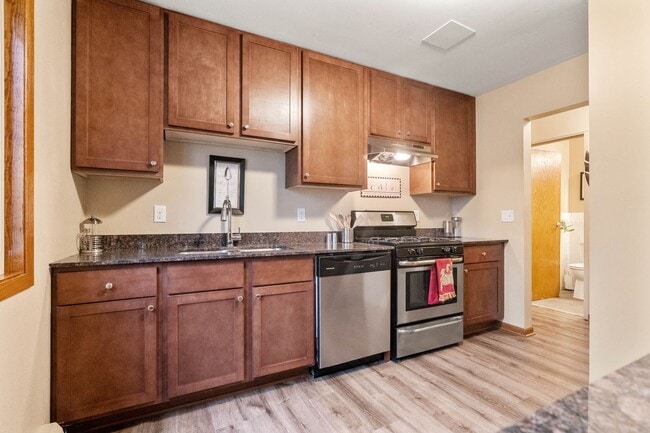 Photo - Granite City Apartments