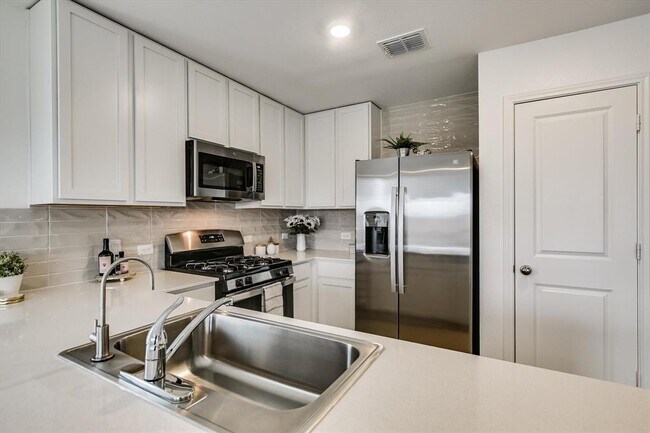 Photo - 2616 Schwartz Ln