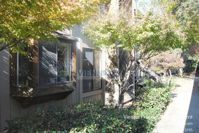 Building Photo - Fair Oaks Condo Unit 31a