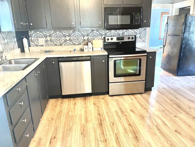 Building Photo - 145 Water St Unit 2