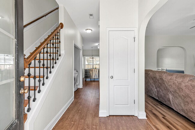 Photo - 218 Maidstone Dr