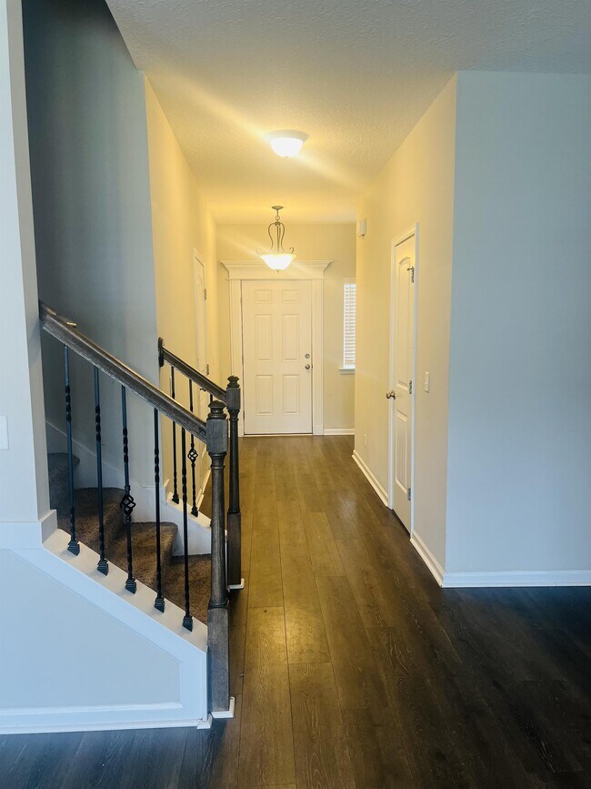 Photo - 16 Cassels Ct