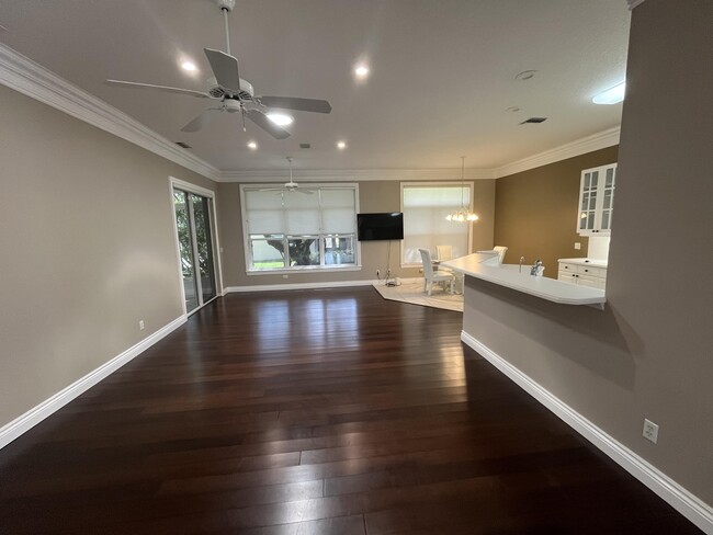 Photo - 628 Venetto Ct