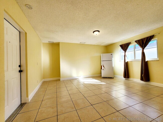 4471 SW 54th Ct Unit 1a-2b