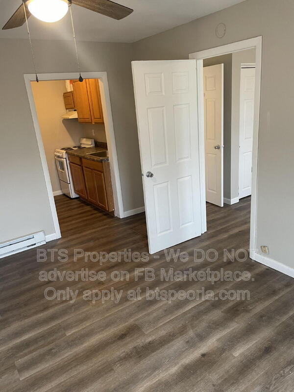 Building Photo - 119 Vanburen Ct Unit 2
