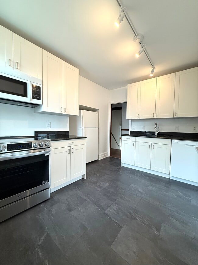 Photo - 1319 Maryland St Apartment Unit 2