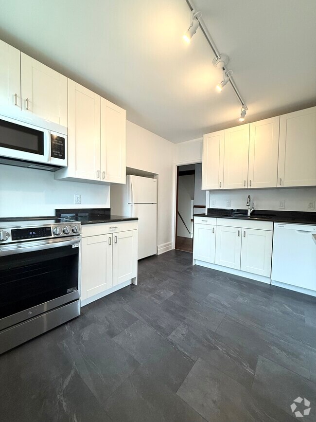 Building Photo - 1319 Maryland St Unit 2 Rental