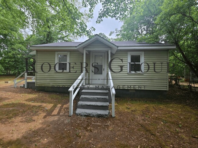 Building Photo - 211 Mineral Springs Rd