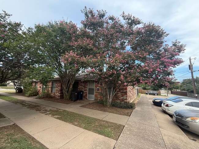 Photo - Sunset Heights, Near I-30 and Hulen Street... Unit C