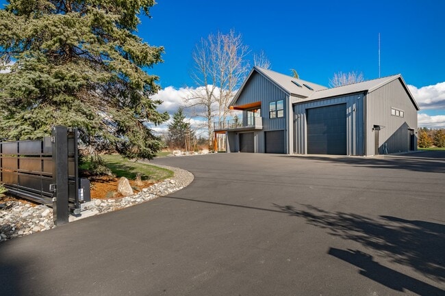 Photo - 8638 Harborview Rd
