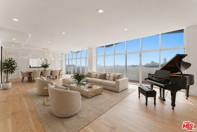Building Photo - 1155 N La Cienega Blvd Unit PH1