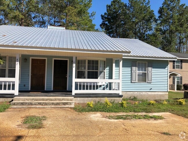 Building Photo - GREAT LOCATION - Recently Remodeled Rental