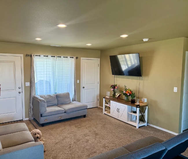 Photo - 216 E Montmorency Blvd