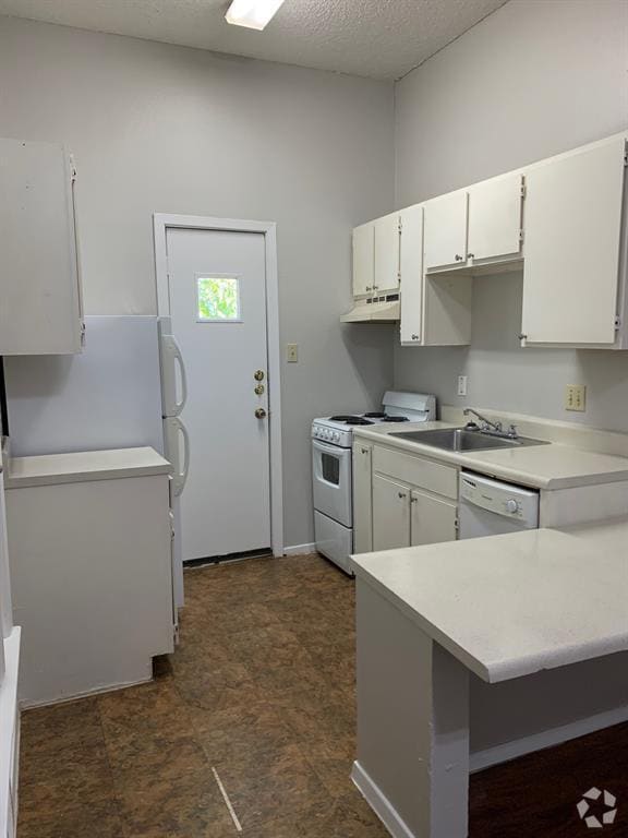 Building Photo - 4608 Bennett Ave Unit 205 Rental