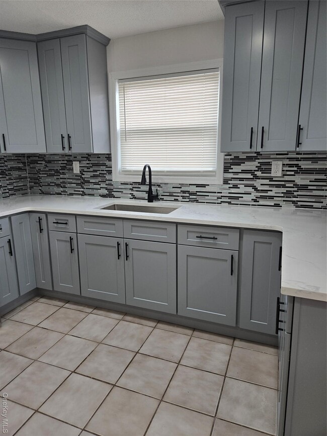 Photo - 25 Johnson Pl