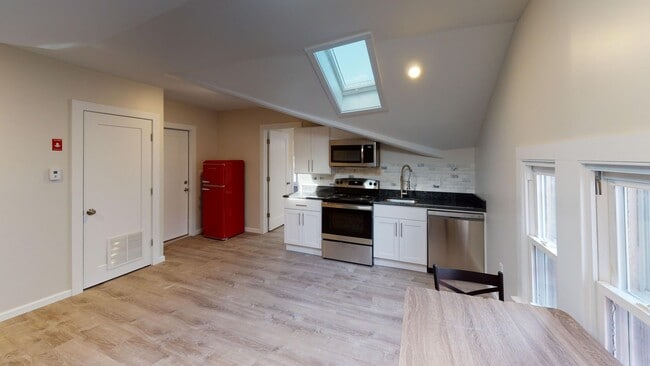 Building Photo - Renovated Luxury 1-Bedroom Apt Near Yale SOM Unit 6