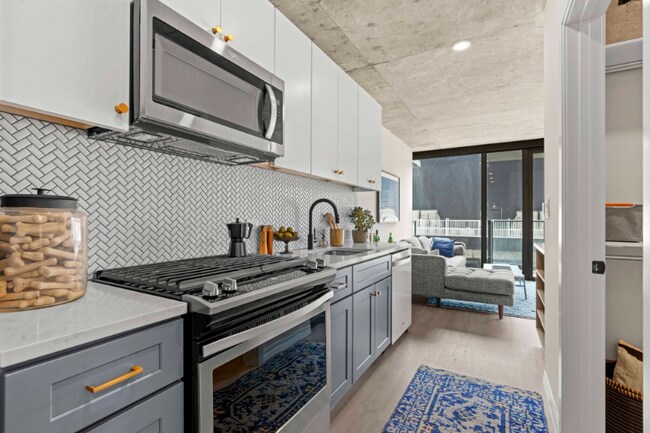 Photo - 172 W Huron St