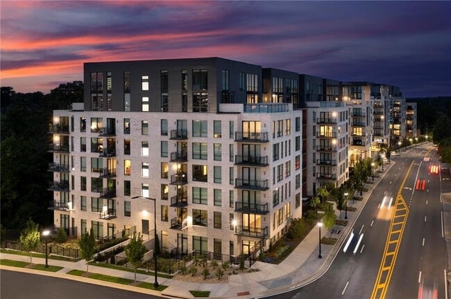 Building Photo - 3300 Roswell Rd NE Rental