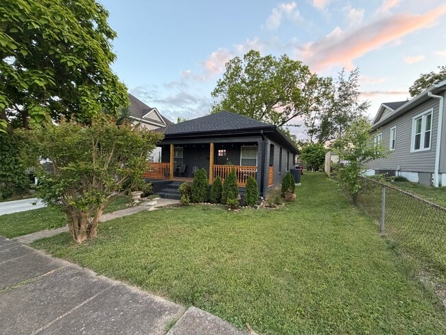 Photo - 307 Delaware St