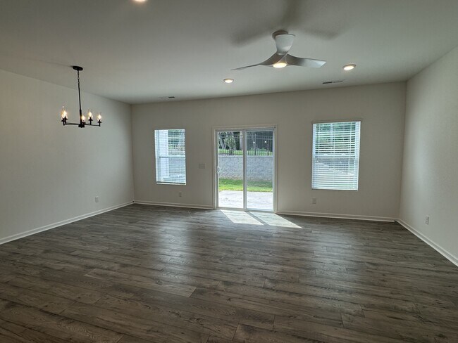 15 Saltford Ln