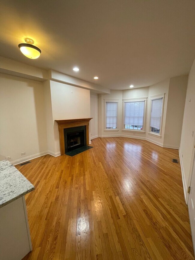 Photo - 1657 W Wrightwood Ave Unit 1W