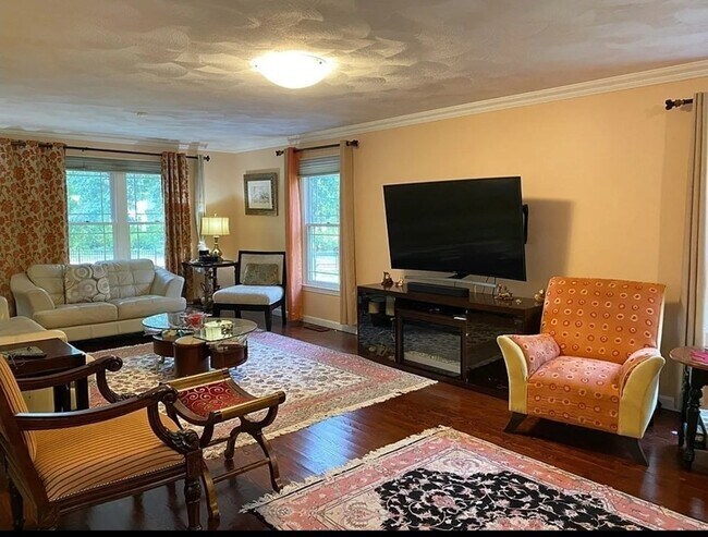 Photo - 338 River Rd