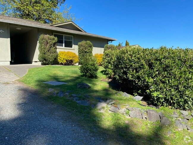 Building Photo - 7604 Chinook Ave Unit 7604 Chinook Ave. Rental
