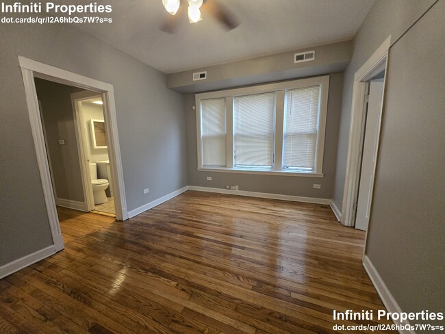 Photo - 610 E 71st St Unidad 1 Rental