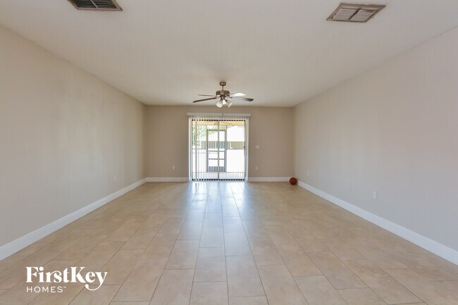 Photo - 932 Fallbrooke Ave